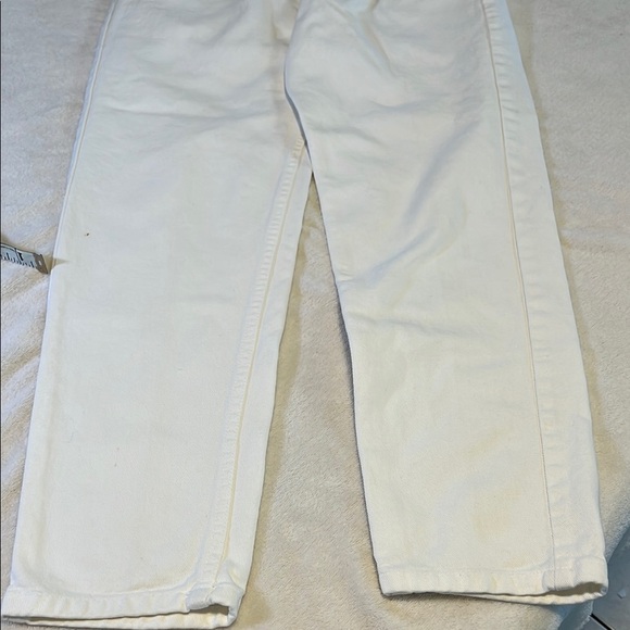 Guess White Boot Cut women’s Jeans with Classic Style - Picture 1 of 7